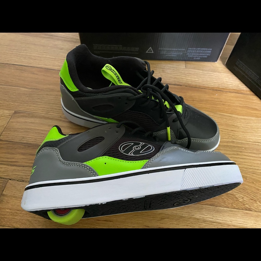 Heelys Boys Size 5 - New, Never Worn
